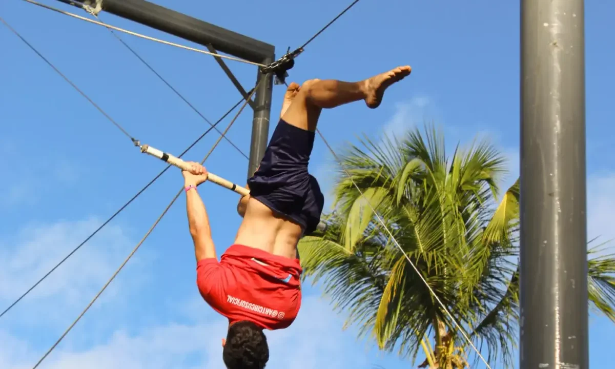 trapezista-do-circo-cana-brava (1)